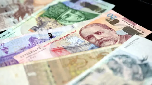 Как перевести деньги из России в Грузию и наоборот в 2023 году