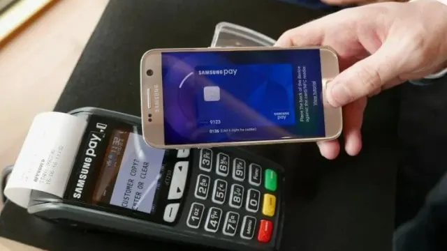 Samsung Pay прекращает поддержку карт "Мир" в России
